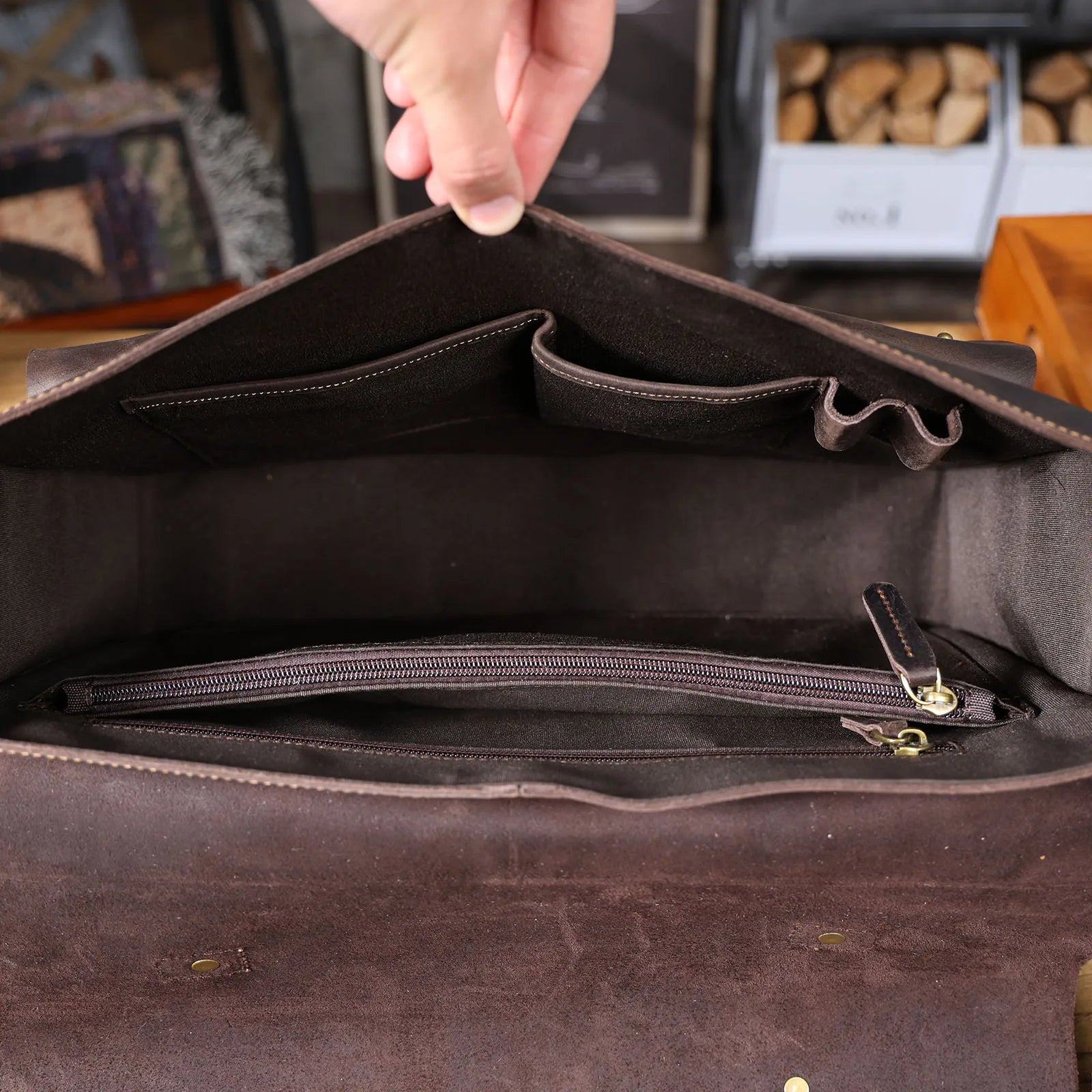 The Gavel | Serviette Frontier 16" en cuir Crazy Horse à cadre rigide