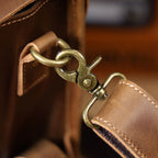 The Gavel | Serviette Frontier 16" en cuir Crazy Horse à cadre rigide