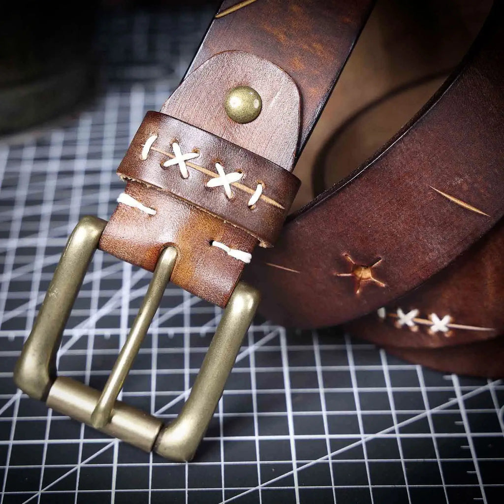 The Brass-Tacks | Ceinture Frontier en Cuir de Vachette Italien Épaissi et Laiton Massif