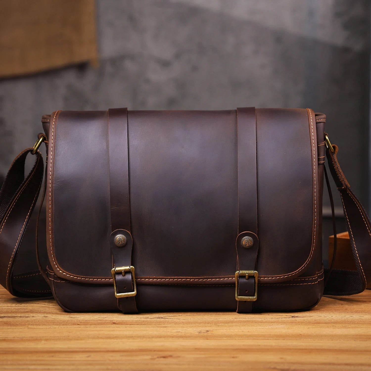 Le Sentry Messenger | Sac à bandoulière en cuir italien fait main