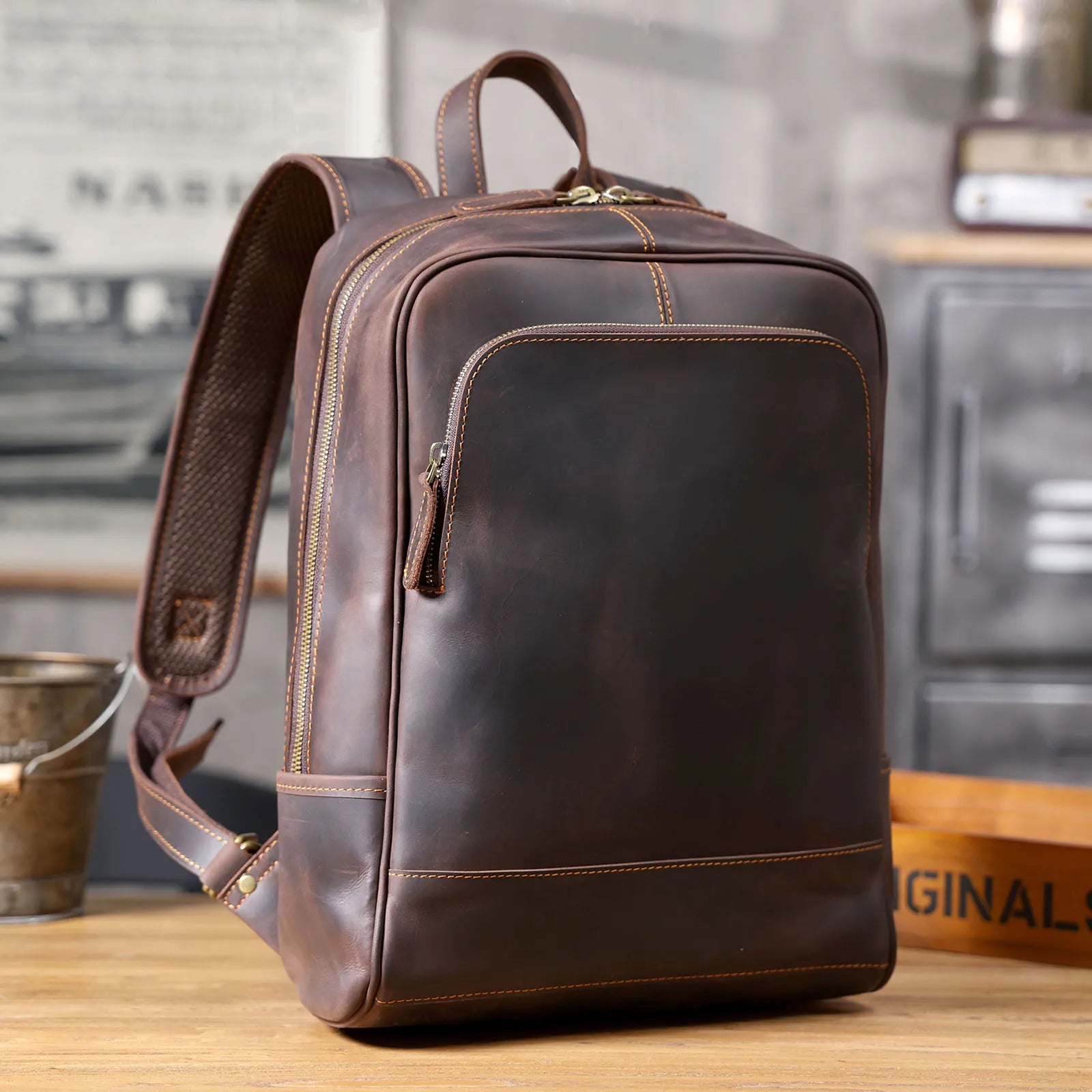 Le sac à dos en cuir « Crazy Horse » fait main The Fortress Scout-Pack pour ordinateur portable 15 pouces