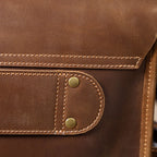 The Gavel | Serviette Frontier 16" en cuir Crazy Horse à cadre rigide