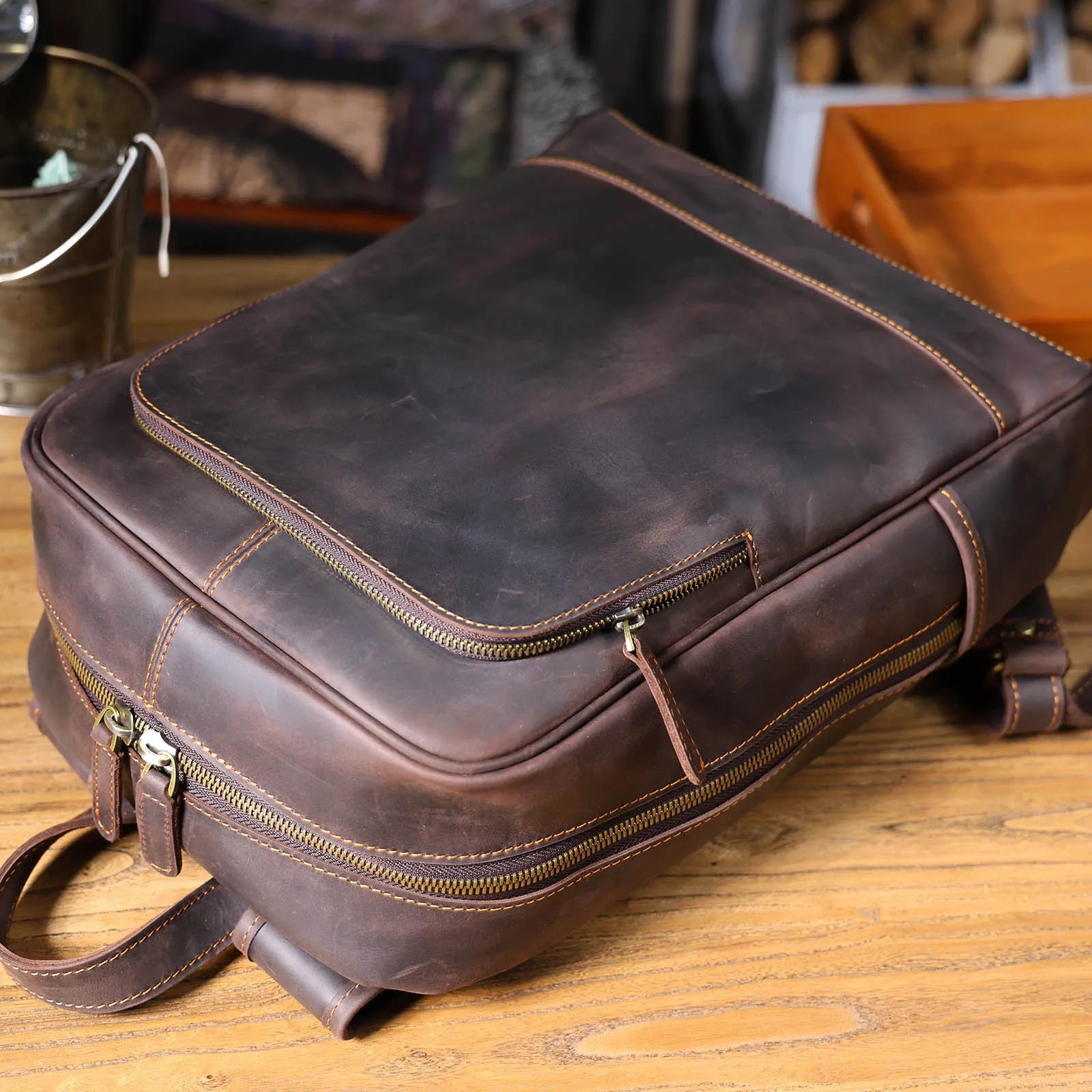 Le sac à dos en cuir « Crazy Horse » fait main The Fortress Scout-Pack pour ordinateur portable 15 pouces