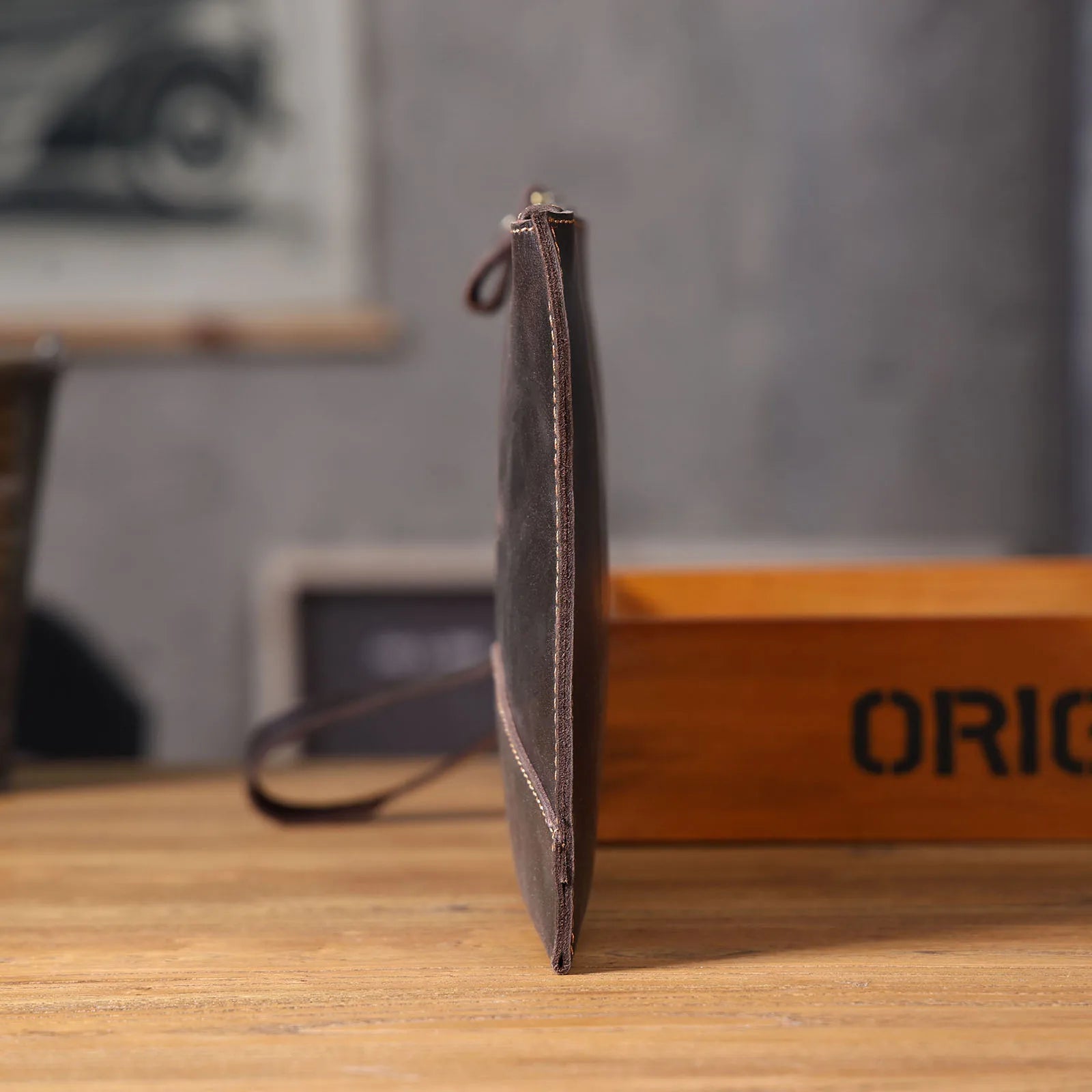 The Blackwood Strongbox | First-Layer Genuine Leather Structured Executive Vault