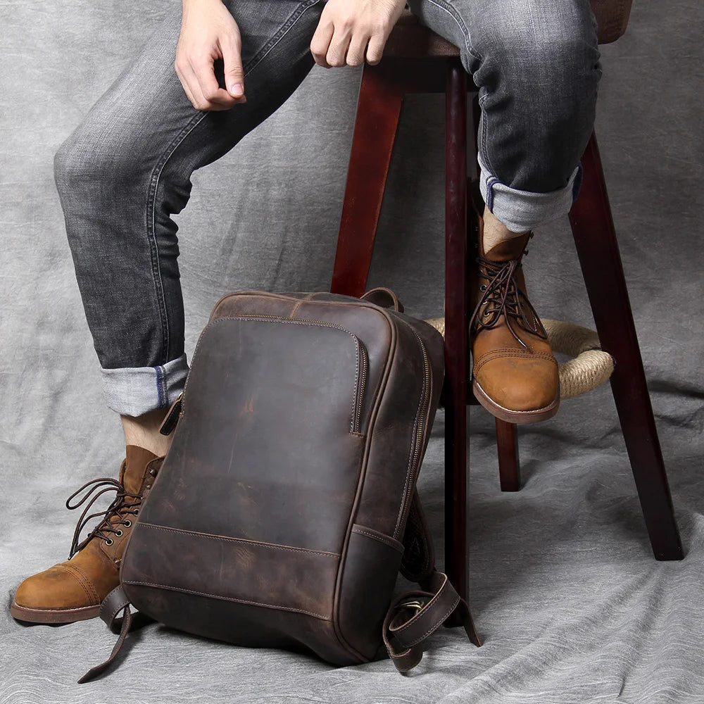 Le sac à dos en cuir « Crazy Horse » fait main The Fortress Scout-Pack pour ordinateur portable 15 pouces