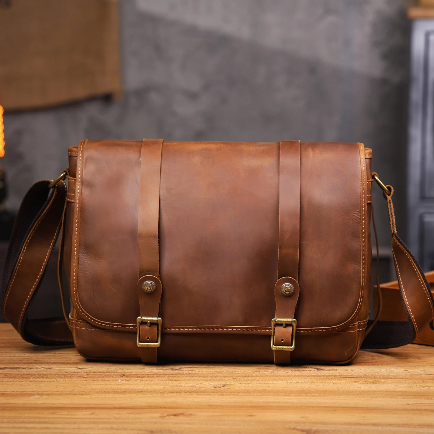 Le Sentry Messenger | Sac à bandoulière en cuir italien fait main