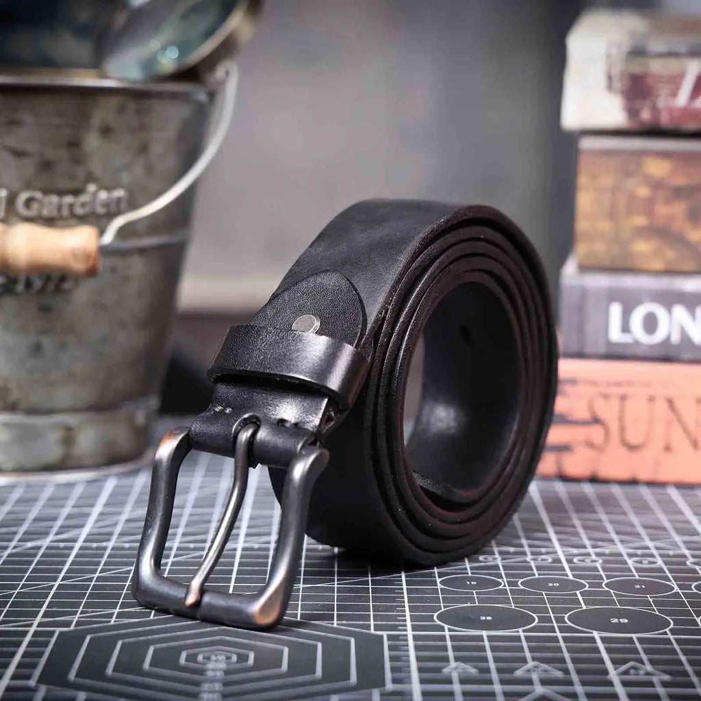 The Iron-Writ | Ceinture Frontier en Cuir de Vachette Italien Épaissi avec Boucle à Ardillon Rétro