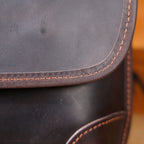 The Sentry | Sac bandoulière Hard-Frame Frontier en cuir Crazy Horse