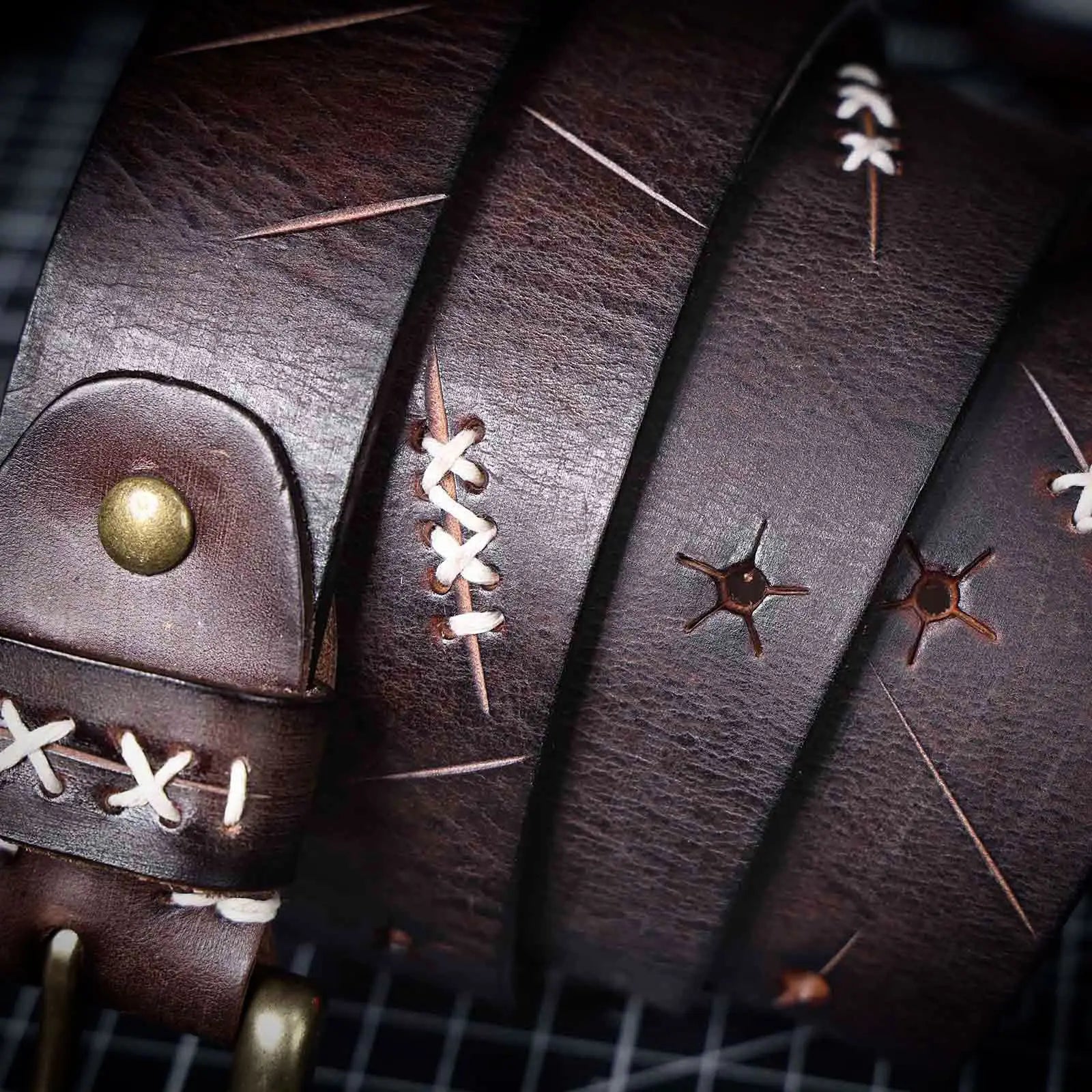 The Brass-Tacks | Ceinture Frontier en Cuir de Vachette Italien Épaissi et Laiton Massif