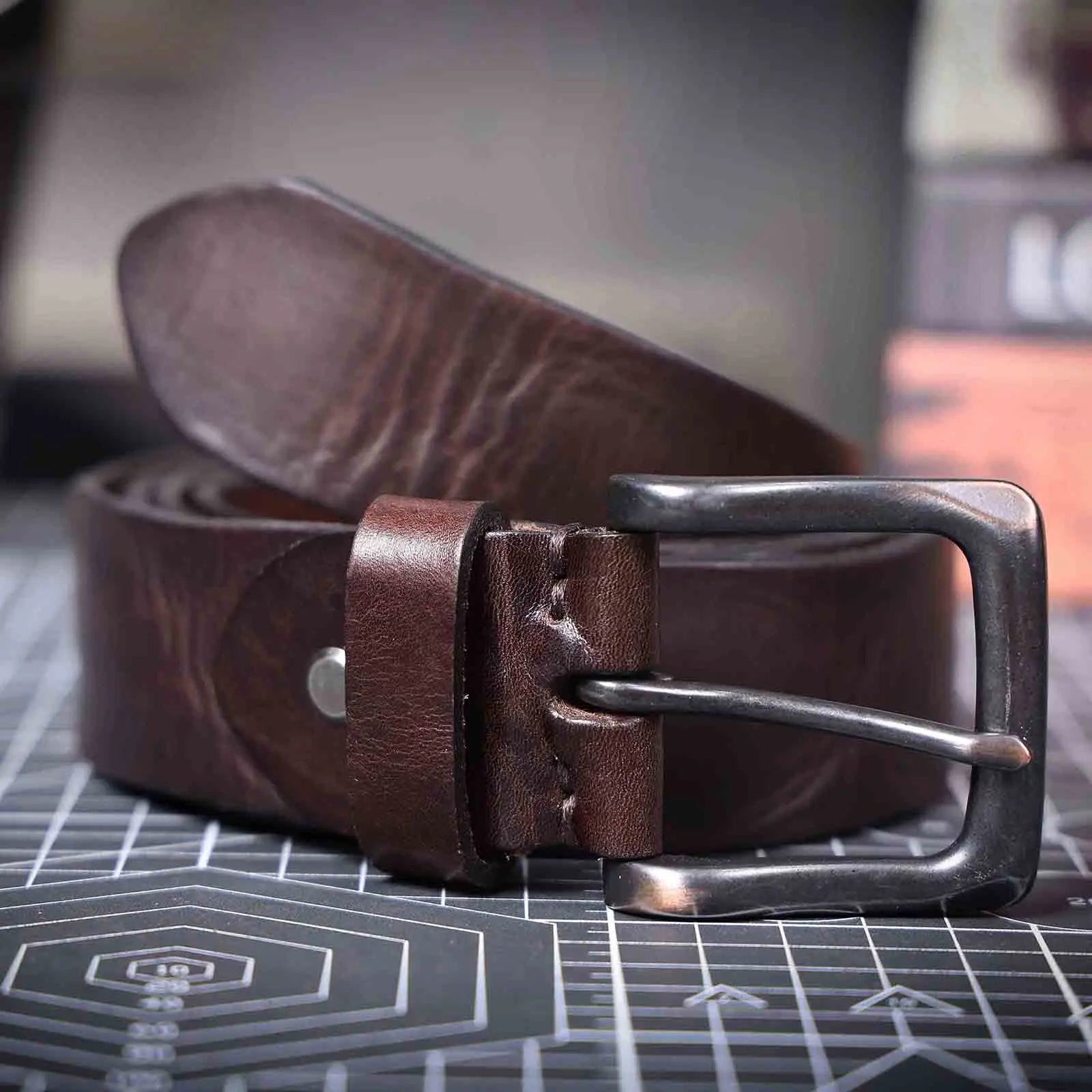 The Iron-Writ | Ceinture Frontier en Cuir de Vachette Italien Épaissi avec Boucle à Ardillon Rétro