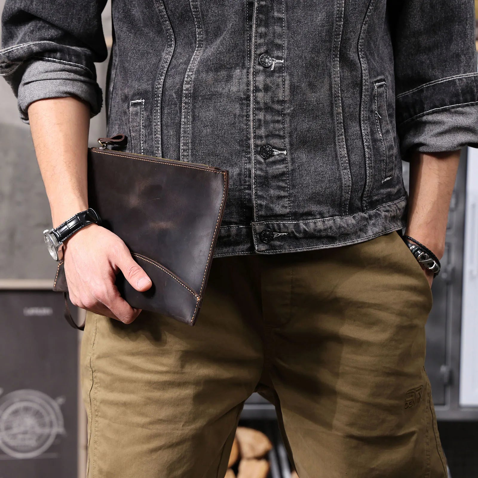 The Blackwood Strongbox | First-Layer Genuine Leather Structured Executive Vault