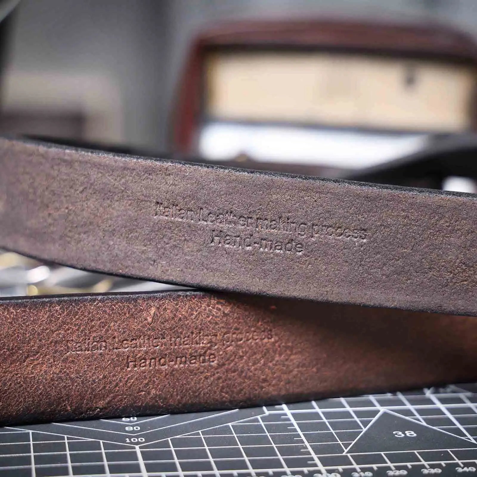The Iron-Clad | Ceinture Frontier en cuir de vache italien épais et acier inoxydable (coffret cadeau)