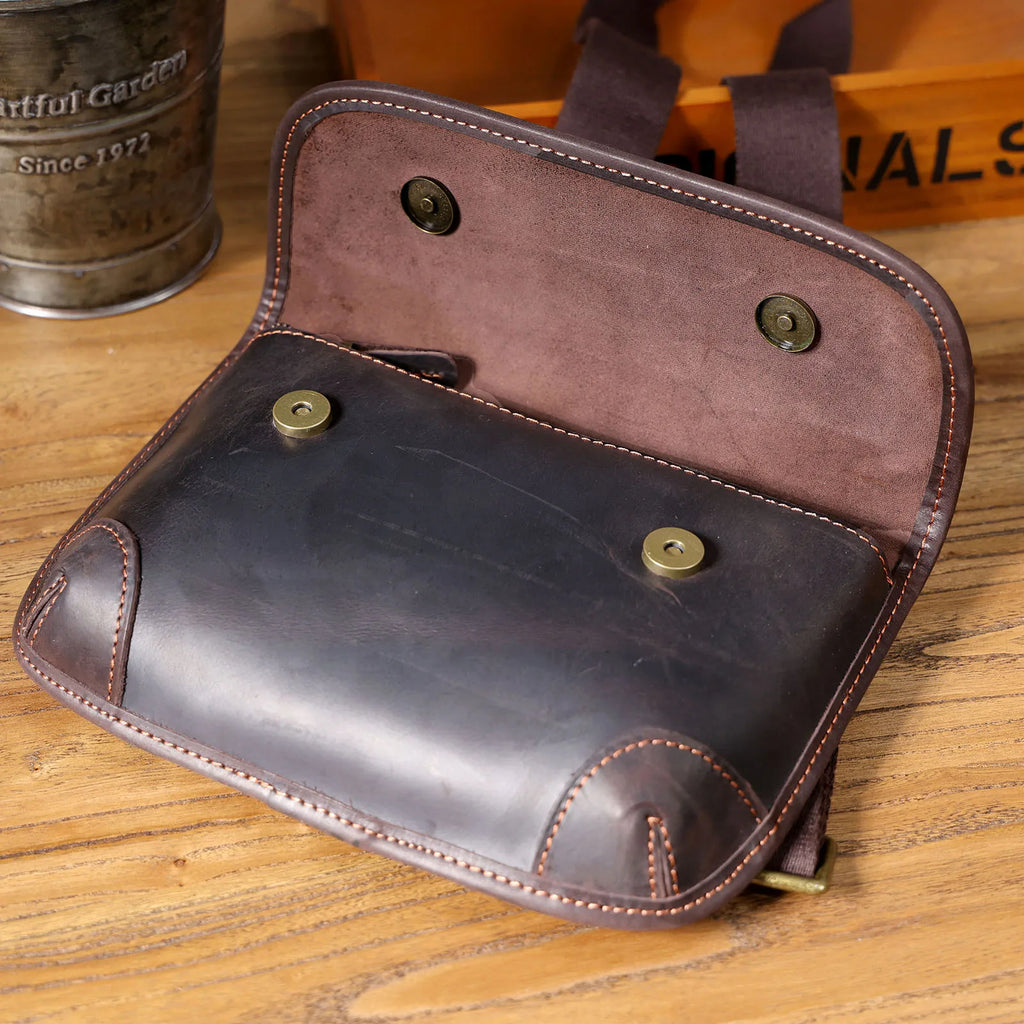 The Sentry | Sac bandoulière Hard-Frame Frontier en cuir Crazy Horse
