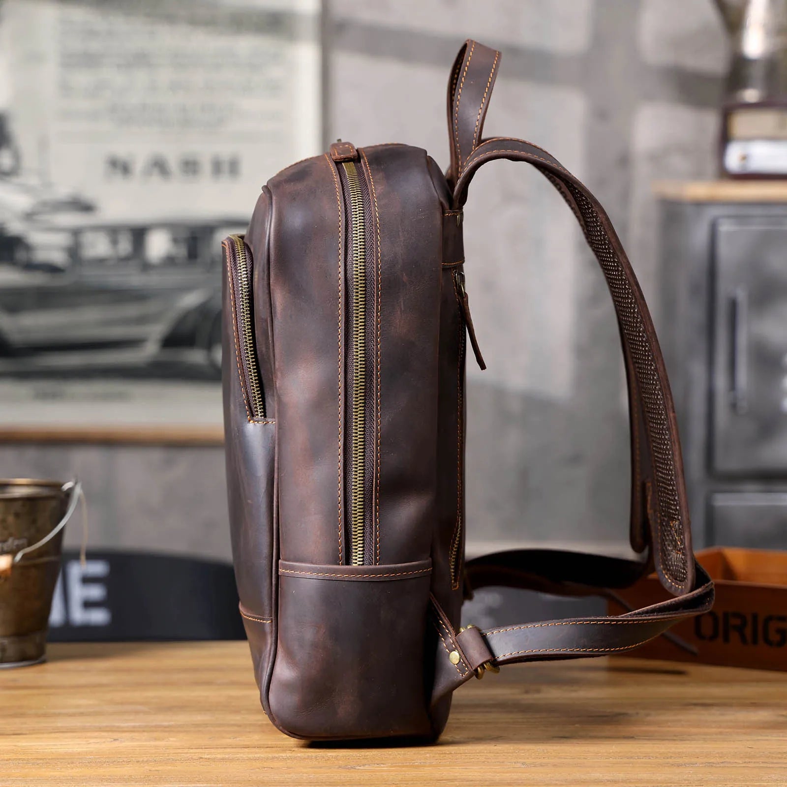 Le sac à dos en cuir « Crazy Horse » fait main The Fortress Scout-Pack pour ordinateur portable 15 pouces