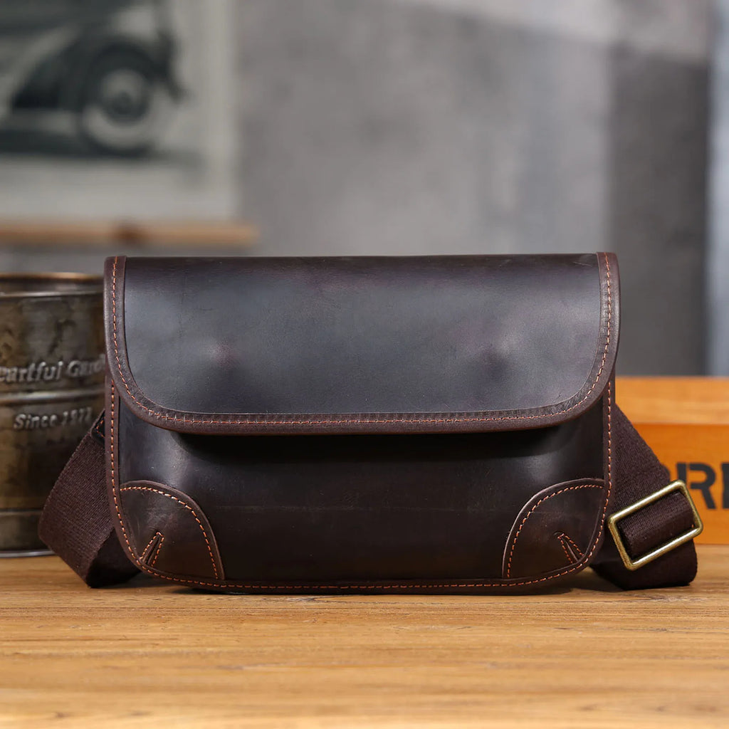 The Sentry | Sac bandoulière Hard-Frame Frontier en cuir Crazy Horse