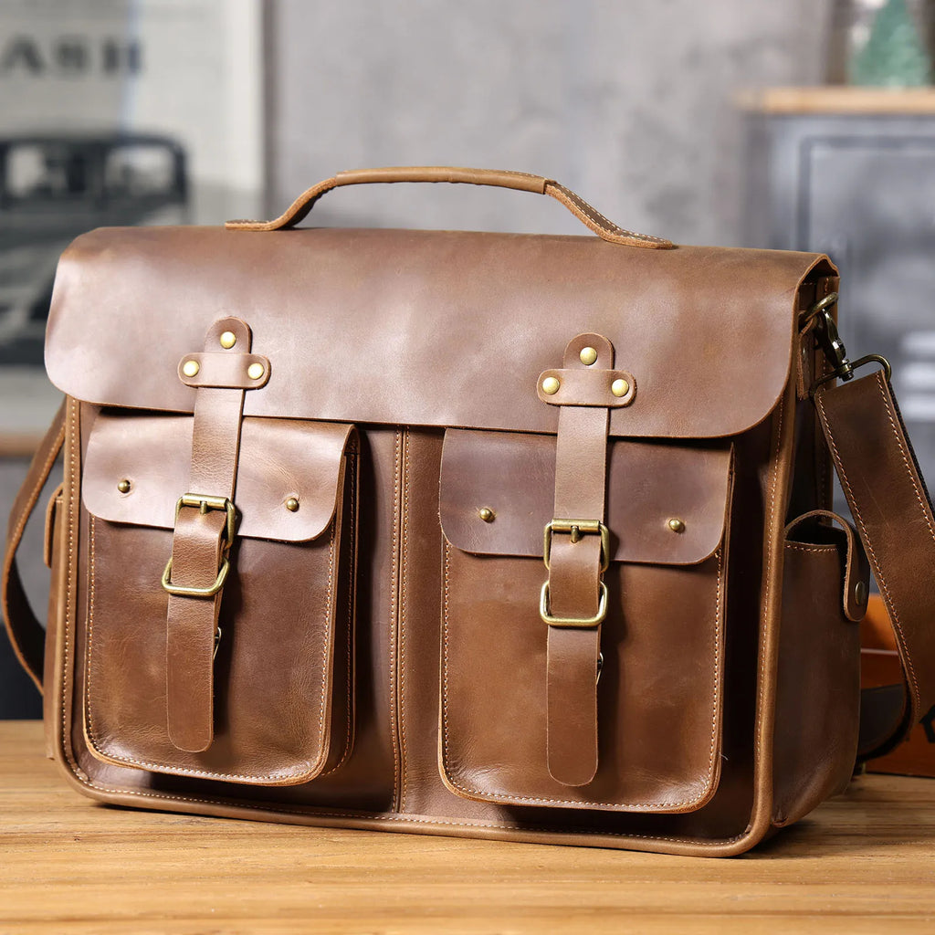 The Gavel | Serviette Frontier 16" en cuir Crazy Horse à cadre rigide