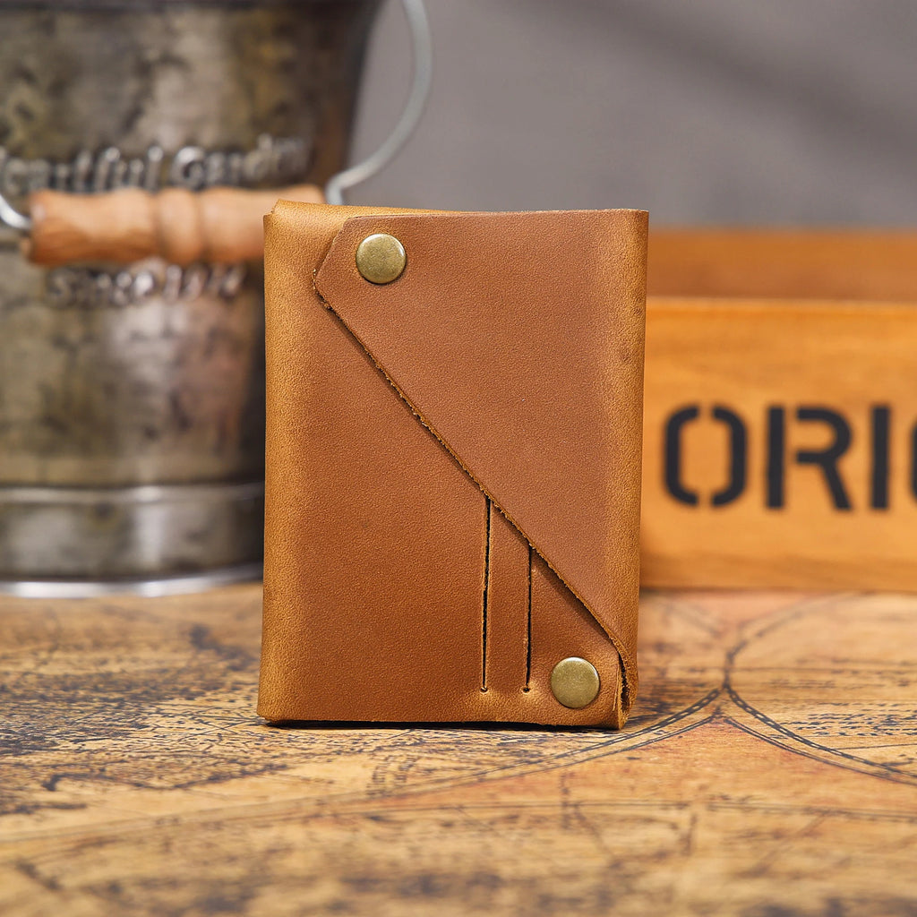 The Outpost | Porte-cartes minimaliste en cuir pleine fleur Crazy Horse fait main