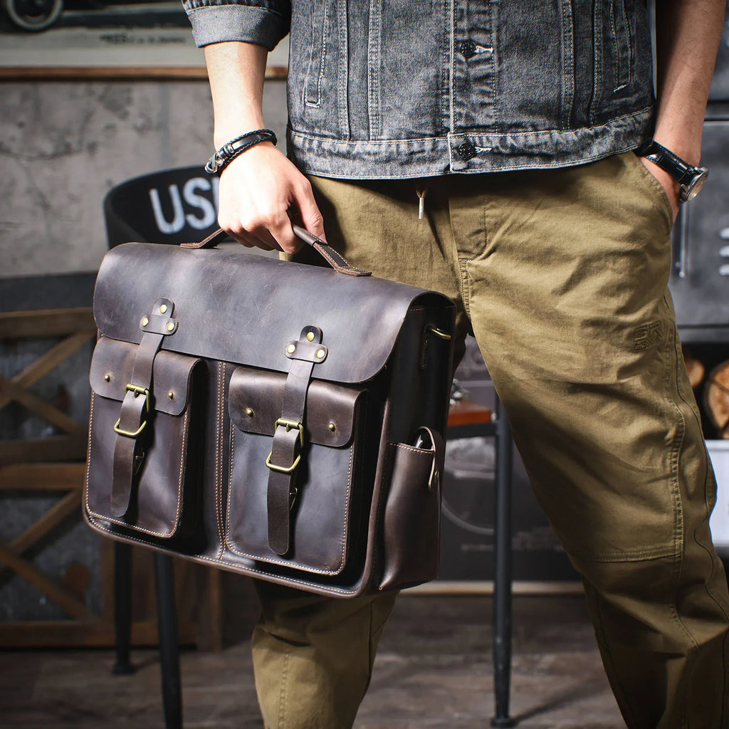 The Gavel | Serviette Frontier 16" en cuir Crazy Horse à cadre rigide