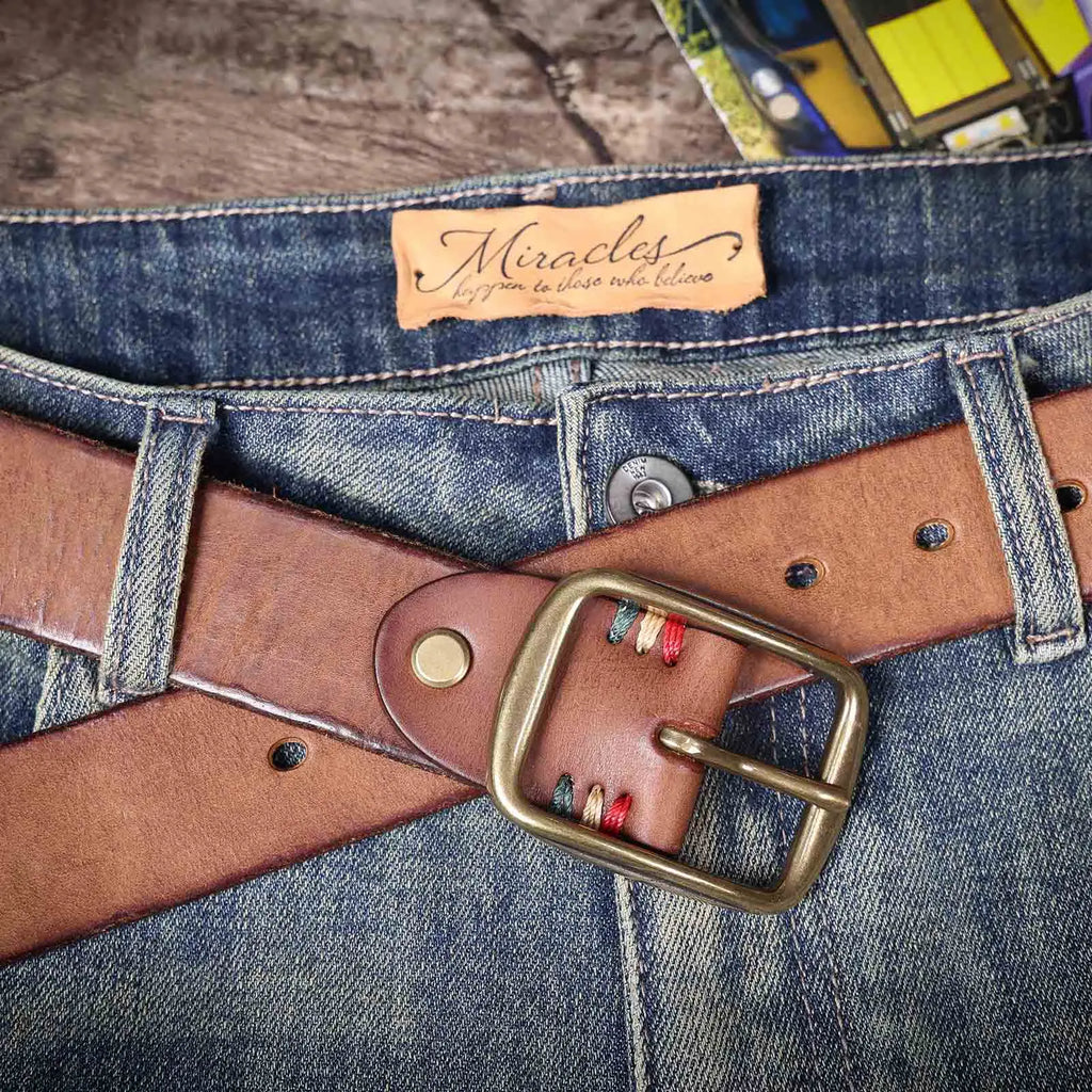 Le Brass-Tack | Ceinture Frontier en cuir de vachette italien épais et en laiton massif, fabriquée à la main