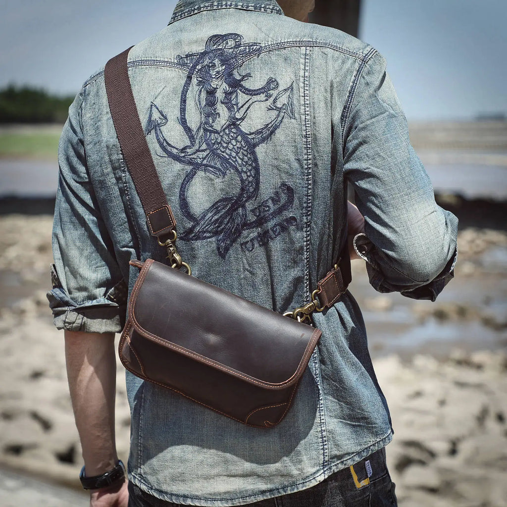 The Sentry | Sac bandoulière Hard-Frame Frontier en cuir Crazy Horse