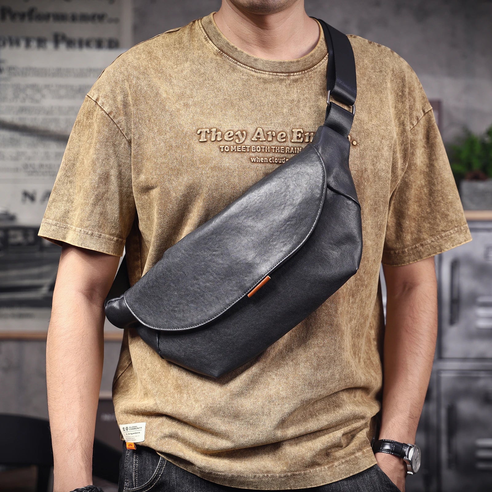 The Canteen Cache | Natural Vegetable-Tanned Leather Barrel-Form Crossbody