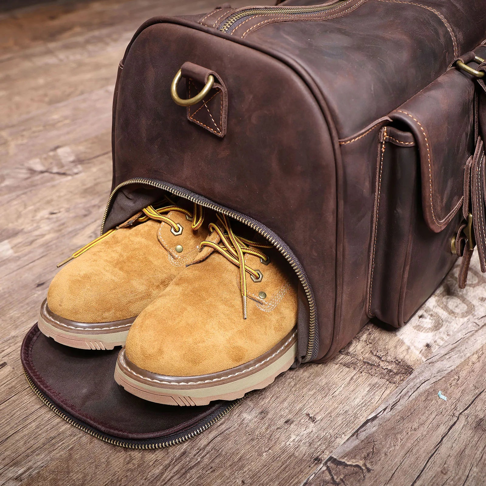 The Iron-Horse | Handgefertigte Overland Duffel aus Crazy Horse Leder