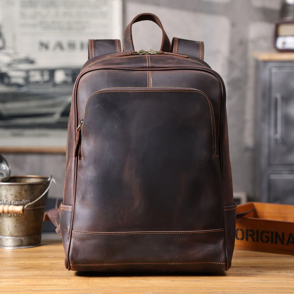 Le sac à dos en cuir « Crazy Horse » fait main The Fortress Scout-Pack pour ordinateur portable 15 pouces