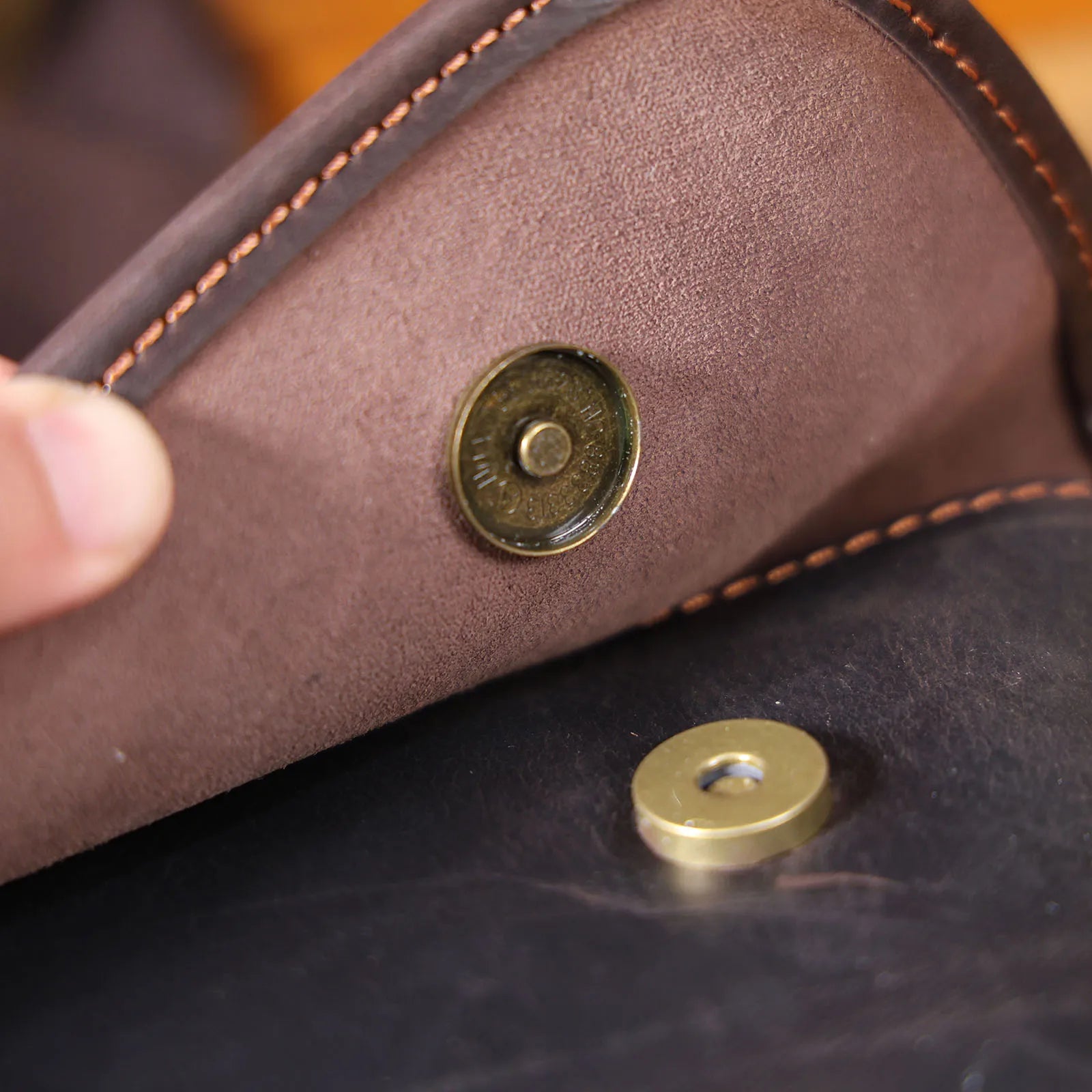 The Sentry | Sac bandoulière Hard-Frame Frontier en cuir Crazy Horse