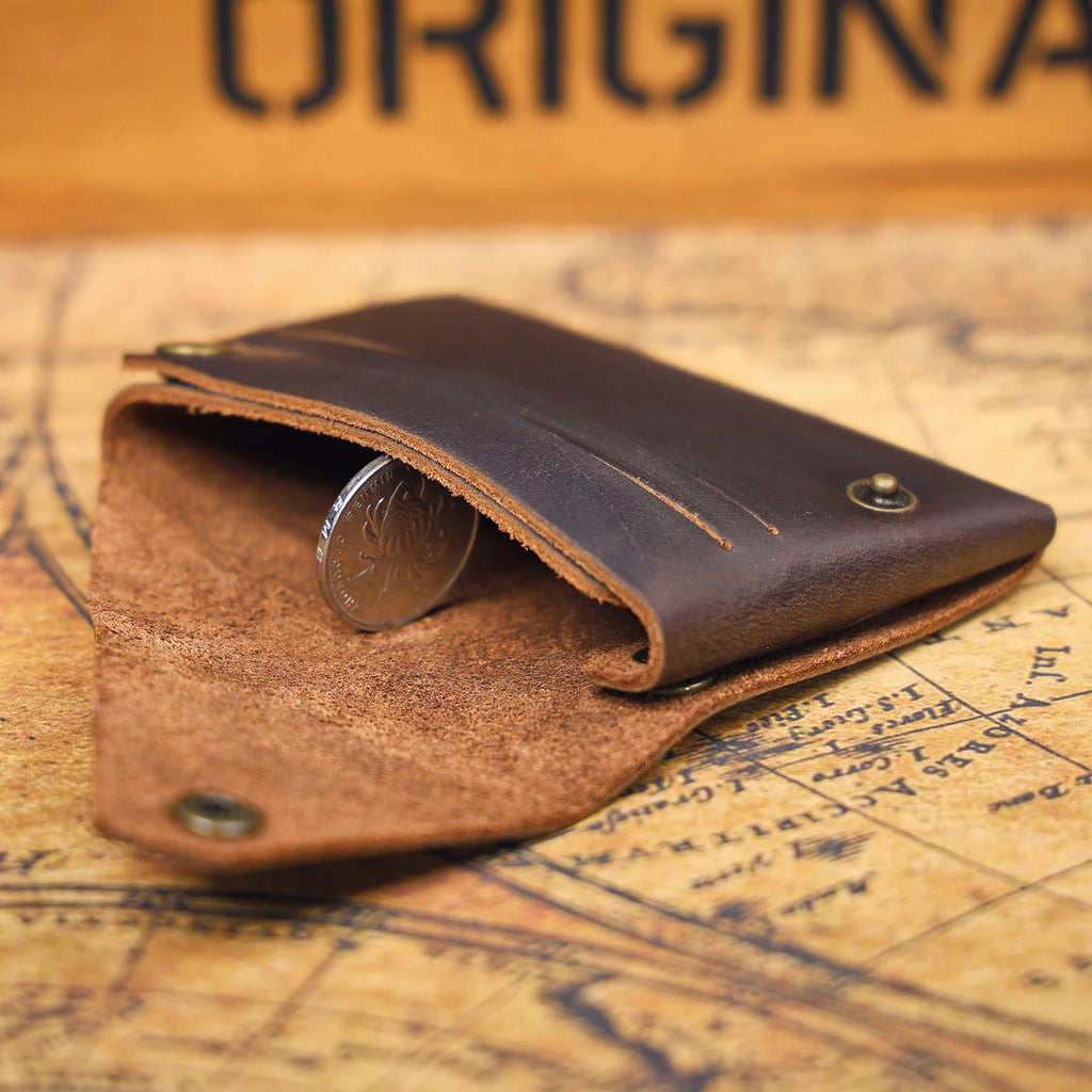 The Outpost | Porte-cartes minimaliste en cuir pleine fleur Crazy Horse fait main