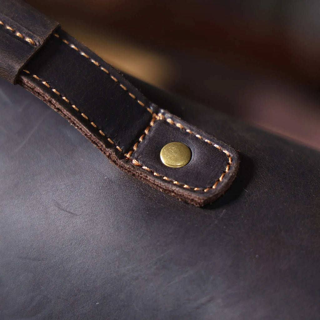 The Gavel | Serviette Frontier 16" en cuir Crazy Horse à cadre rigide