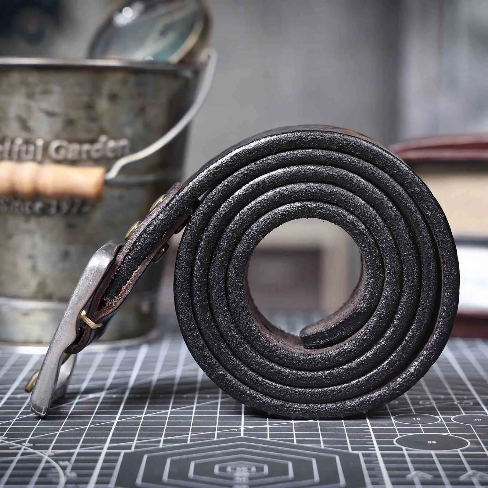 The Iron-Clad | Ceinture Frontier en cuir de vache italien épais et acier inoxydable (coffret cadeau)