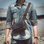 The Sentry | Sac bandoulière Hard-Frame Frontier en cuir Crazy Horse