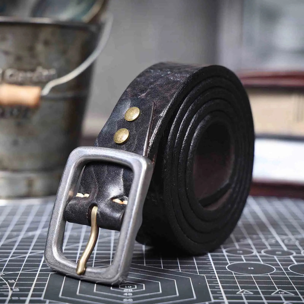 The Iron-Clad | Ceinture Frontier en cuir de vache italien épais et acier inoxydable (coffret cadeau)