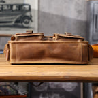 The Gavel | Serviette Frontier 16" en cuir Crazy Horse à cadre rigide