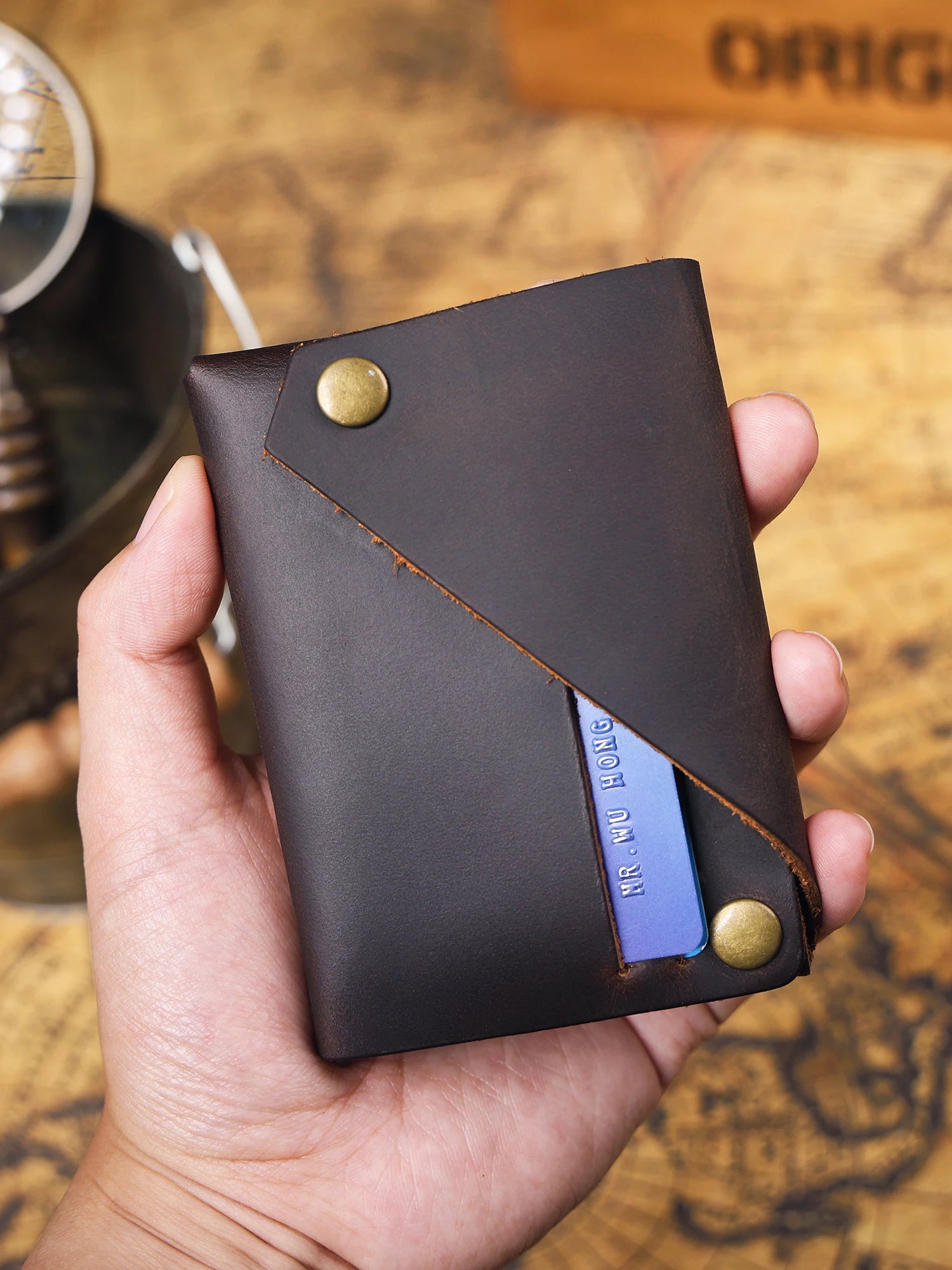 The Outpost | Porte-cartes minimaliste en cuir pleine fleur Crazy Horse fait main