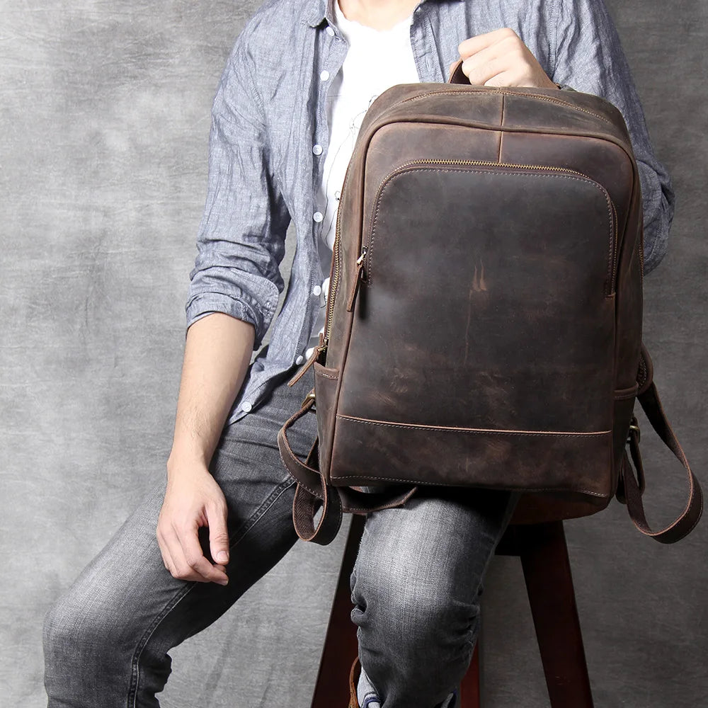 Le sac à dos en cuir « Crazy Horse » fait main The Fortress Scout-Pack pour ordinateur portable 15 pouces