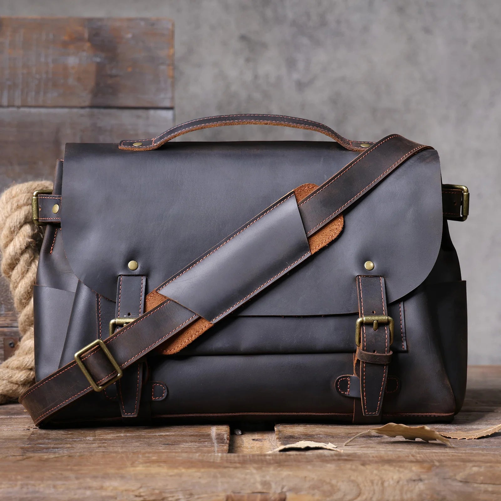 The Pony Express | Sac bandoulière Frontier en cuir Crazy Horse fait à la main