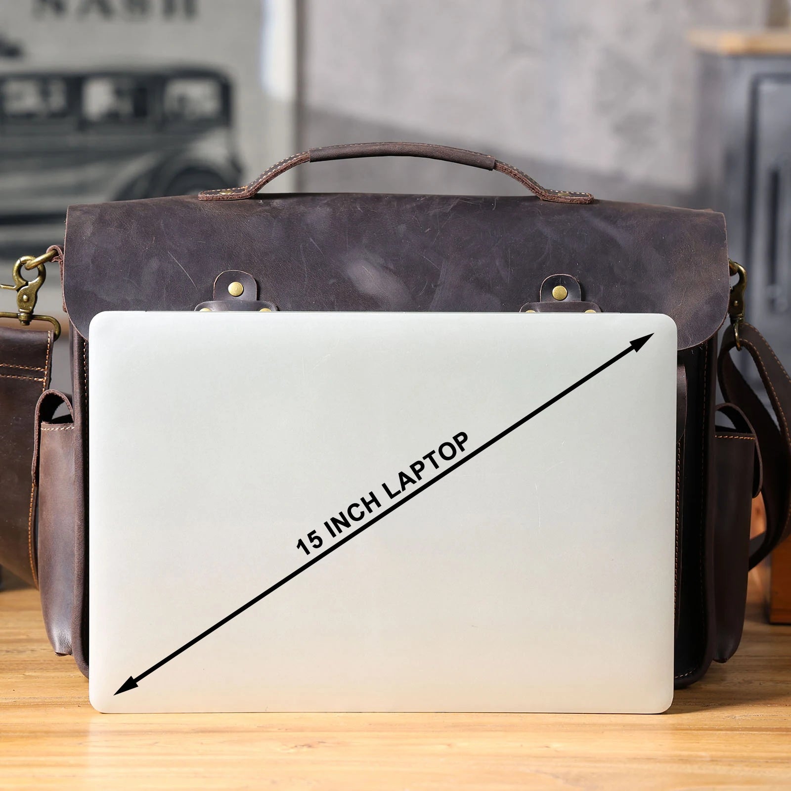 The Gavel | Serviette Frontier 16" en cuir Crazy Horse à cadre rigide