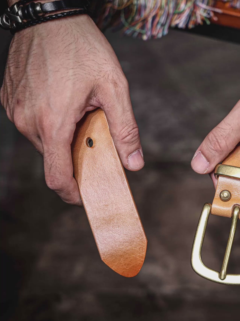 Le Géomètre | Cuir de vachette italien épais et ancre Frontier en laiton massif de 3,5 cm